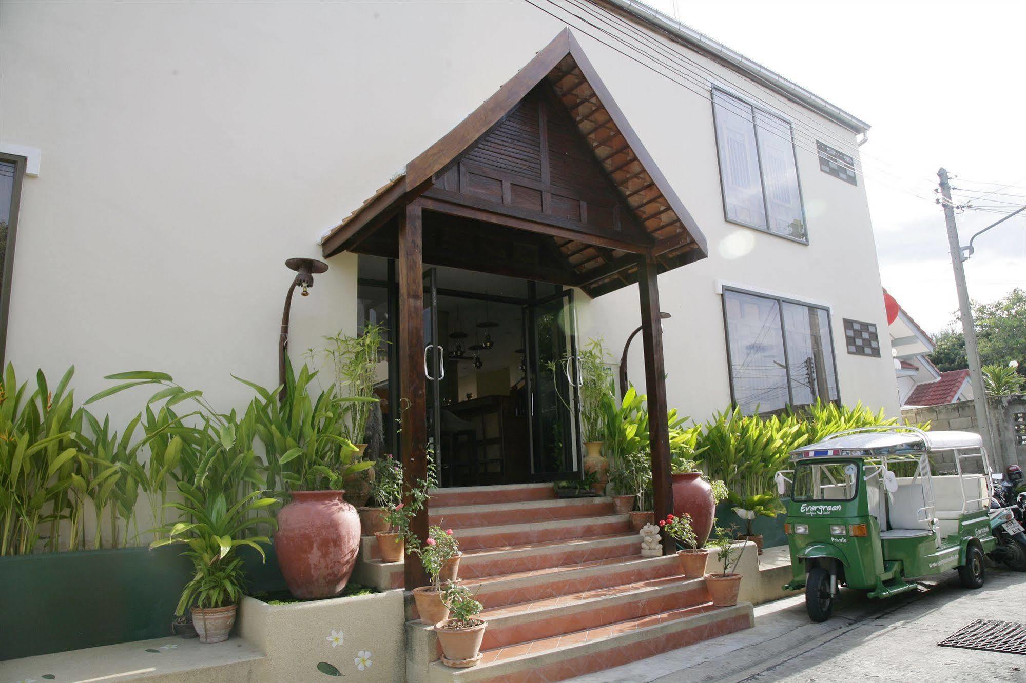 Evergreen Boutique HHQ Exterior photo